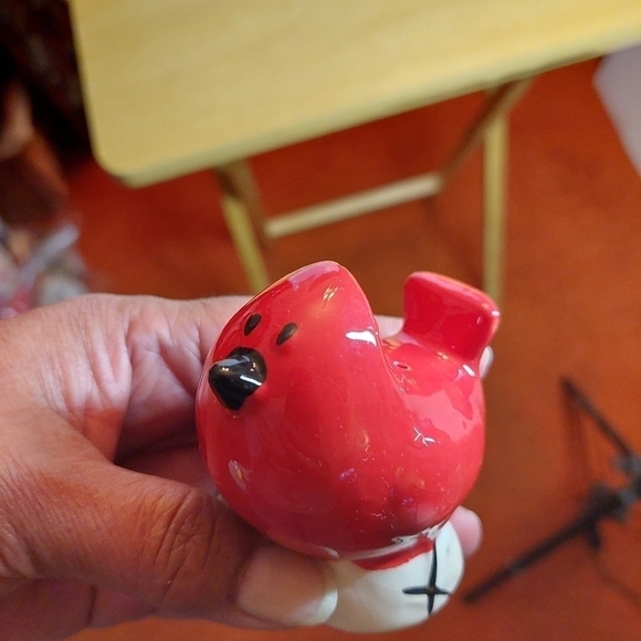 Ceramic Red Bird with Birdhouse Salt and Pepper Shakers - Picture 8 of 14